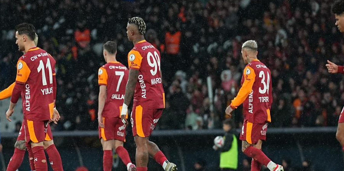 Galatasaray, Fenerbahçe'ye 4 maç sonra yenildi