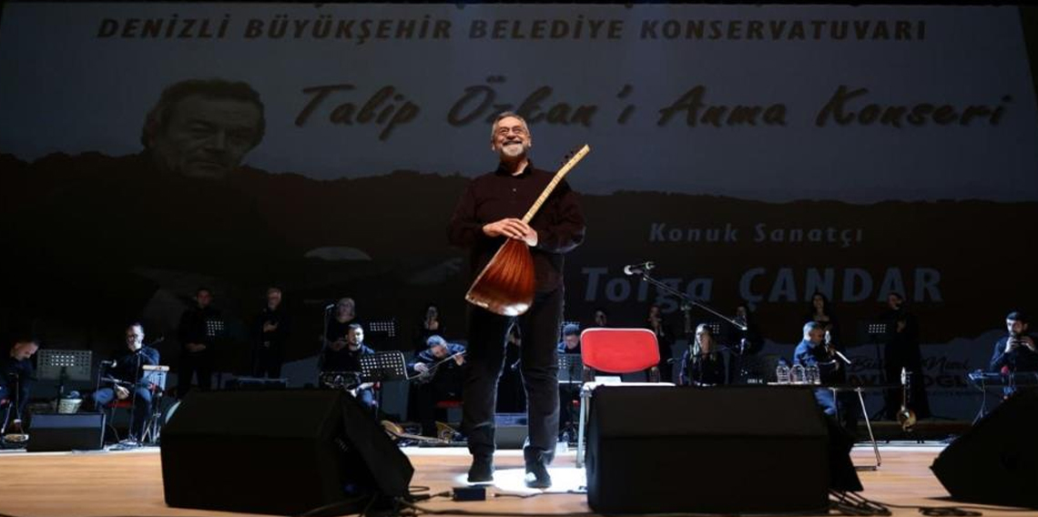 Usta sanatçı Talip Özkan, Denizli’de türkülerle anıldı