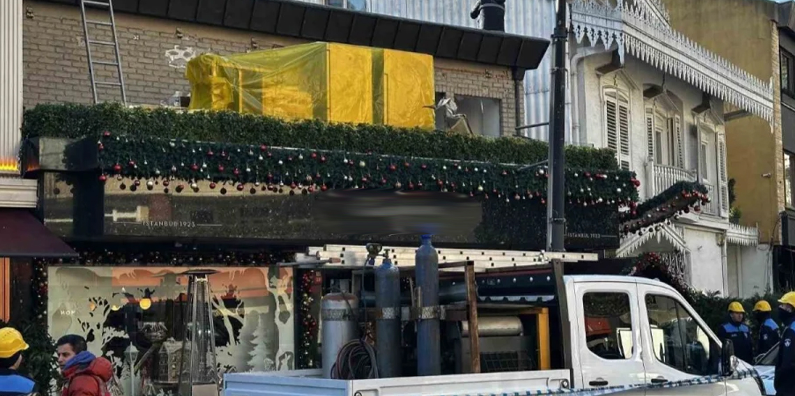 Bebek’teki Baylan Pastanesi’nin kaçak eklentisi yıkıldı