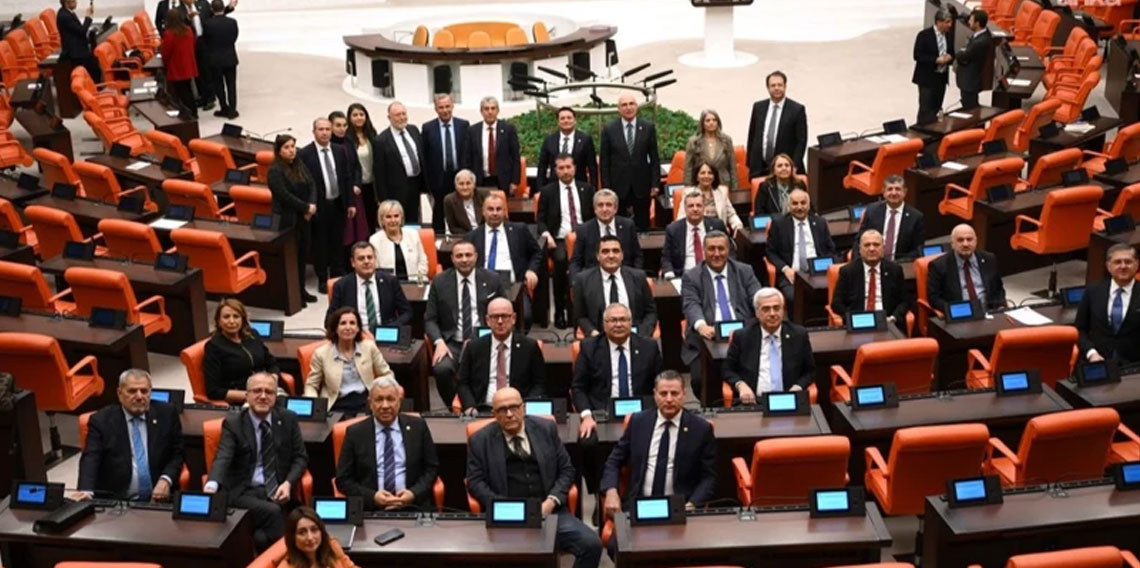 CHP’nin emekliler için ‘Meclis’i terk etmeme’ eylemi 5. gününde