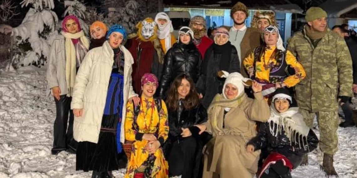 Galyan da Muhteşem Kalandar Akşamı