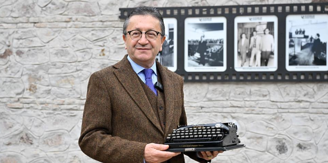 Bülent Ecevit'in 70 yıllık daktilosu, Ulucanlar Cezaevi Müzesi'nde