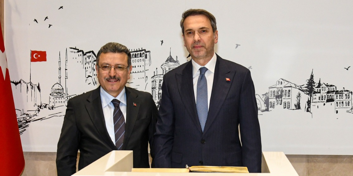 Bakan Bayraktar Trabzon'u Ziyaret Etti