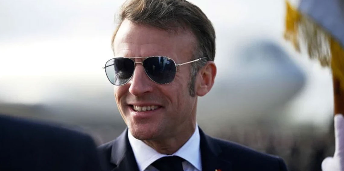 Emmanuel Macron toplantıya güneş gözlüğüyle damga vurdu