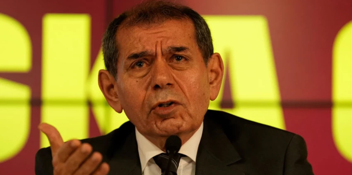 Dursun Özbek hayatında ilk kez soyunma odasına indi