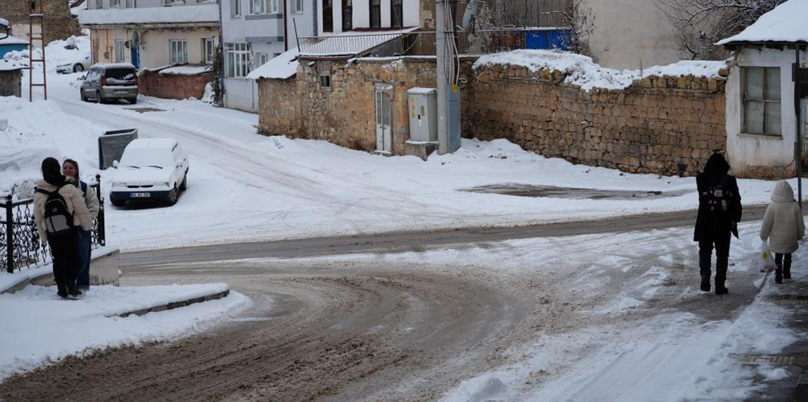 Meteorolojiden Bayburt için buzlanma, don ve çığ uyarısı