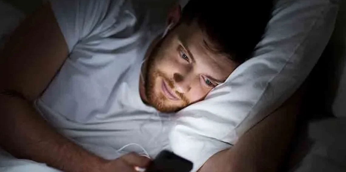 Artan ekran süresi göz kuruluğu ve glokom riskini artırıyor