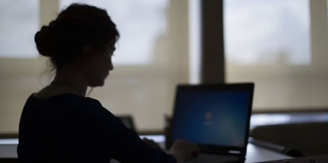 Sözleşmeli personele doğum sonrası 'yarım zamanlı çalışma' hakkı