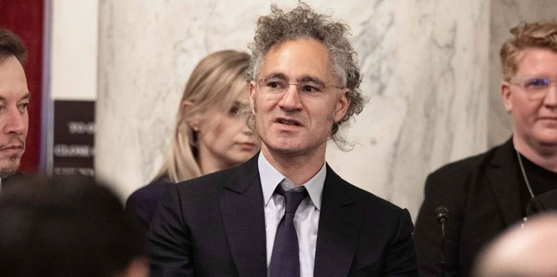 Palantir CEO’su Davos’ta: Yapay zeka beşeri bilimleri yok edecek