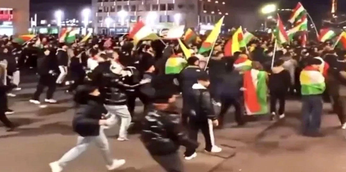 İsveç'te terör örgütü PKK destekçileri polisle çatıştı!