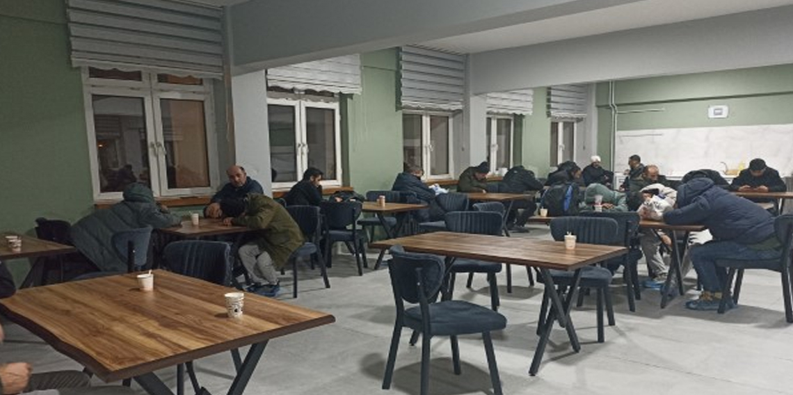 Sivas’ta kar esareti: Mahsur kalan 700 kişi okul yurtlarına yerleştirildi