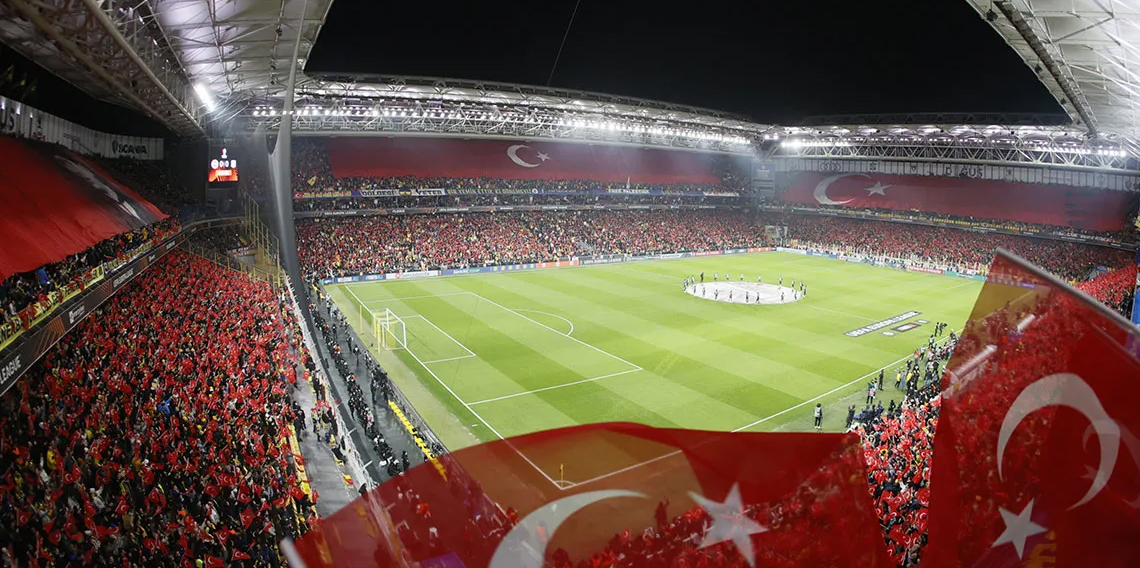 Kadıköy, Türk bayraklarıyla donatıldı