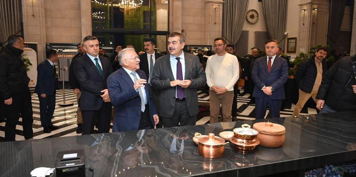 Bakan Tekin'den Kayseri'ye gastronomi övgüsü