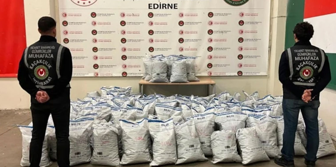 Sınır kapıları ve havalimanlarında 1,6 milyar liralık uyuşturucu ele geçirildi