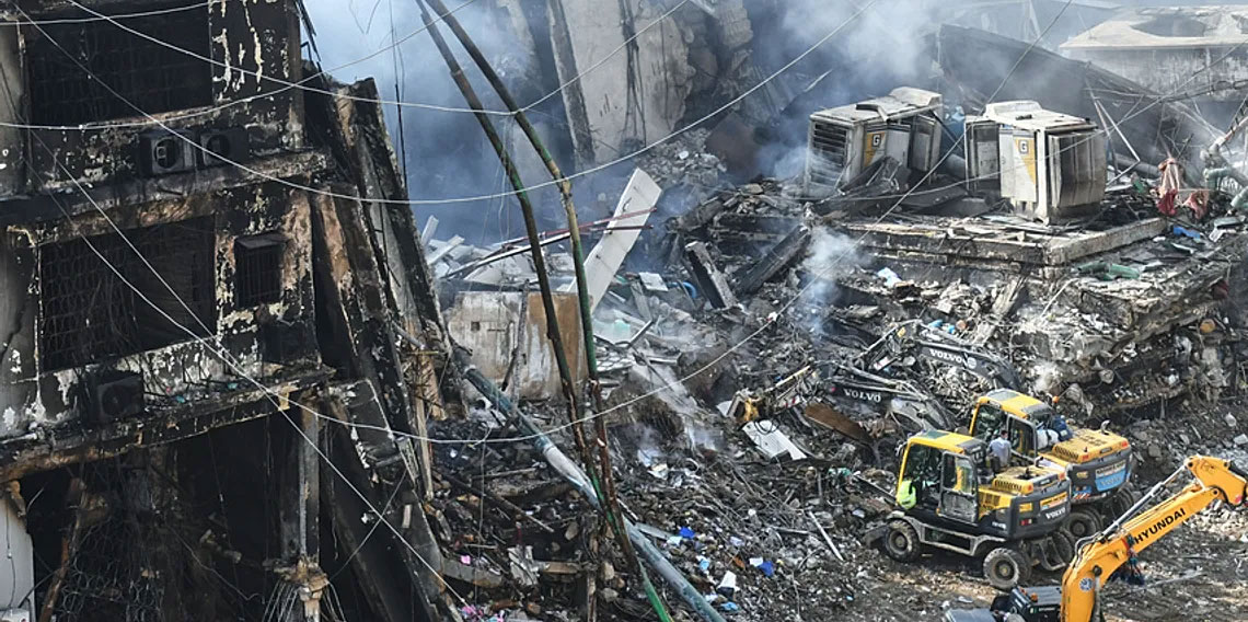 Pakistan'daki AVM yangınında can kaybı 71'e yükseldi