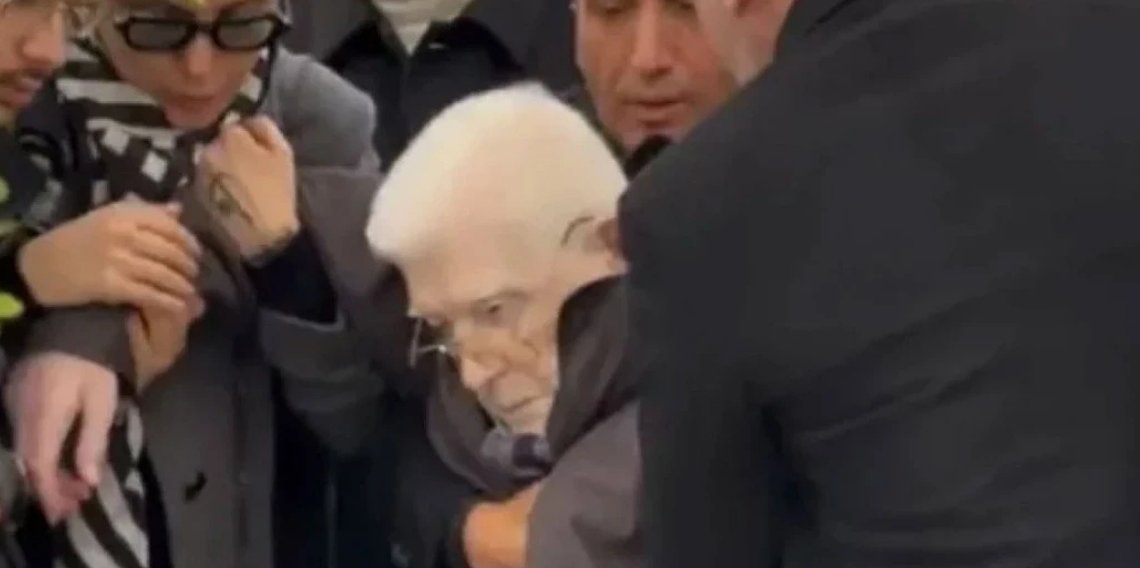 İzzet Günay, Haldun Dormen'in cenazesinde fenalaşarak yere yığıldı