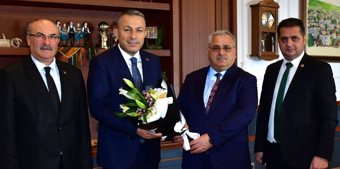Trabzon Muhtarlarından Vali Tahir Şahin’e Ziyaret