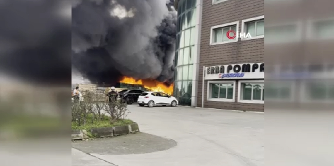 Büyükçekmece'de depoda çıkan yangın söndürüldü