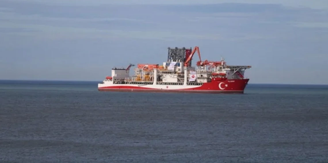 Ultra derin deniz sondaj gemisi 'Yıldırım' Filyos Limanı'nda