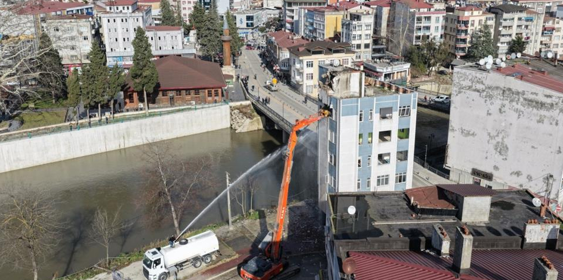 Terme Çayı Islah Projesi’nde yıkımlar başladı