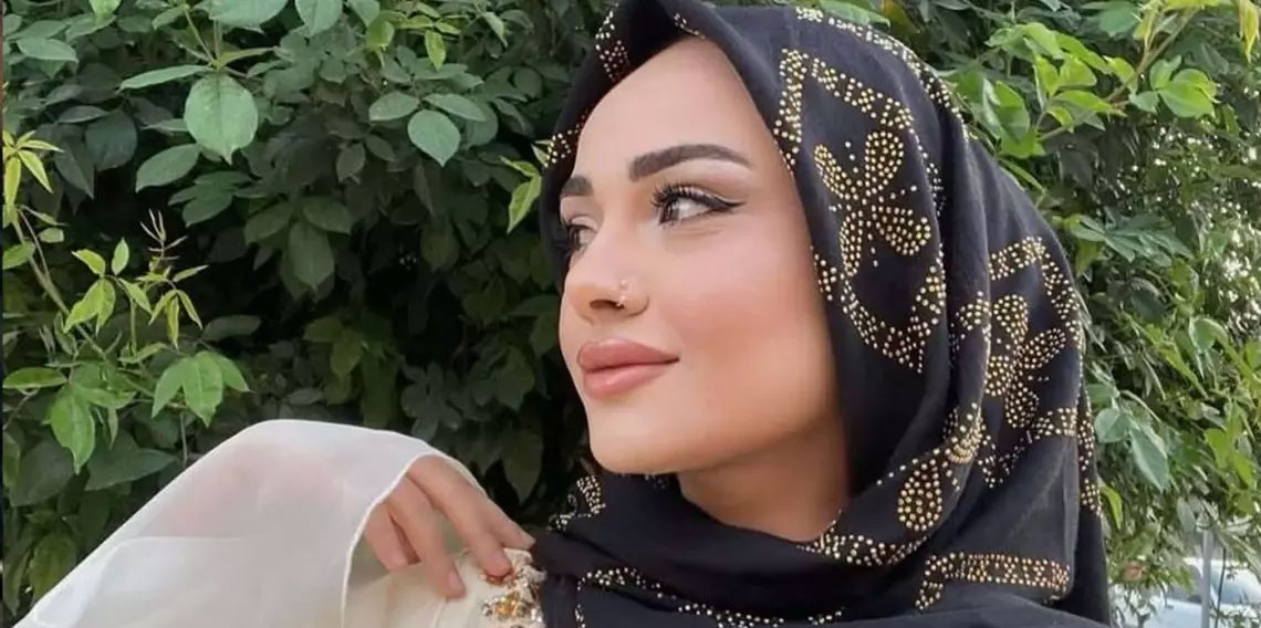 Pınar Cilit, başörtüsünü çıkarıp açık halini iki cümlelik notla paylaştı