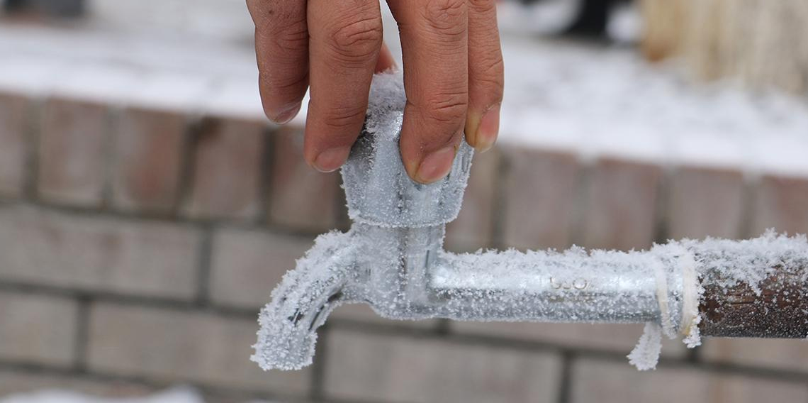 Burası Sibirya Değil Erzurum! Erzurum’da su hatları dondu