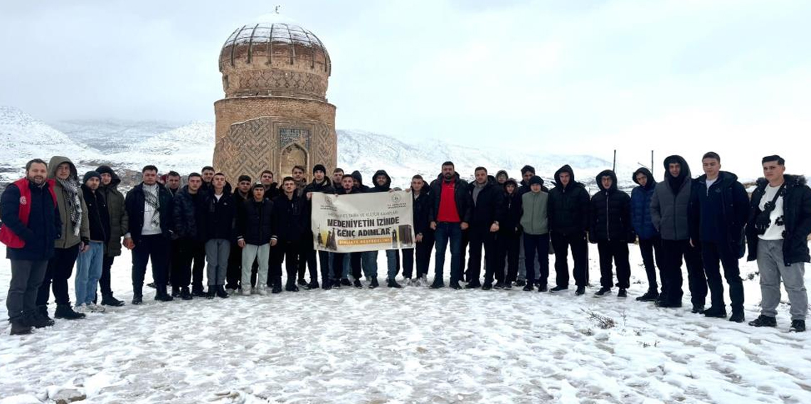 Bayburtlu gençler kültür gezisini tamamladı
