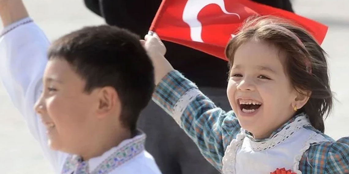 Okullarda ikinci dönem 'bayrak sevgisi' temasıyla başlayacak