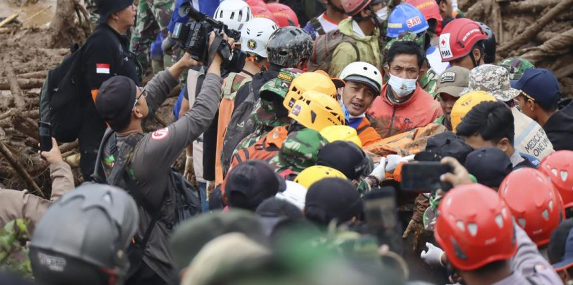 Endonezya’daki toprak kaymasında can kaybı 49’a yükseldi