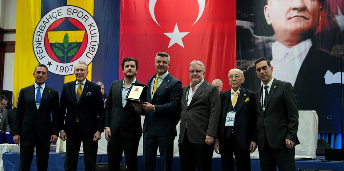 Fenerbahçe'den, Ali Şen'e 50. yıl plaketi