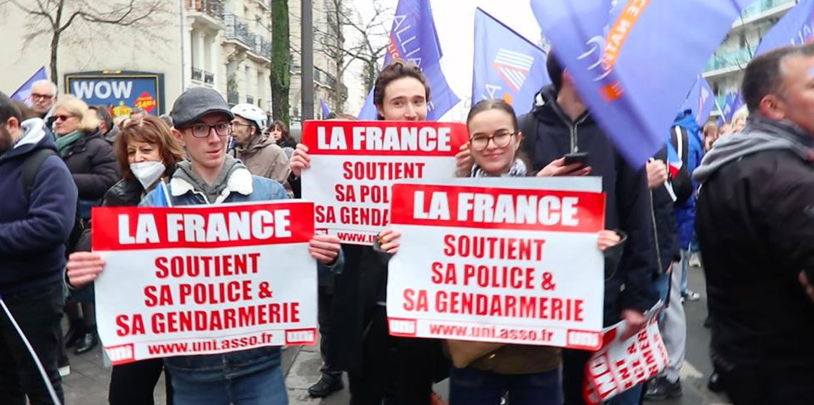 Fransa’da binlerce kişiden polise destek ve kaynak yetersizliğine dikkat çekmek için yürüyüş