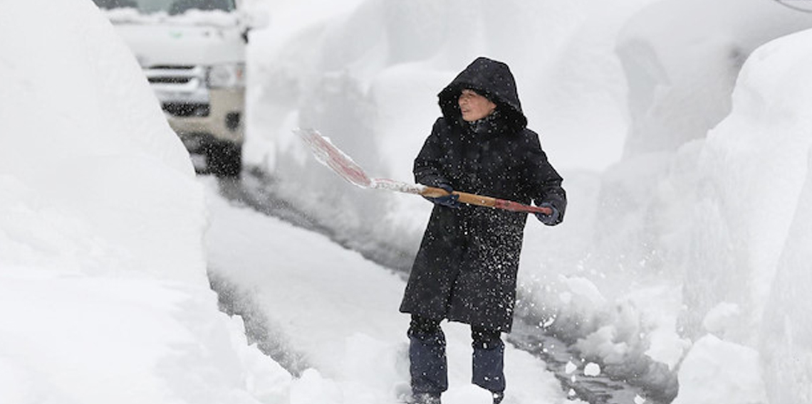 Japonya'da kar yağışı nedeniyle can kaybı 27'ye yükseldi