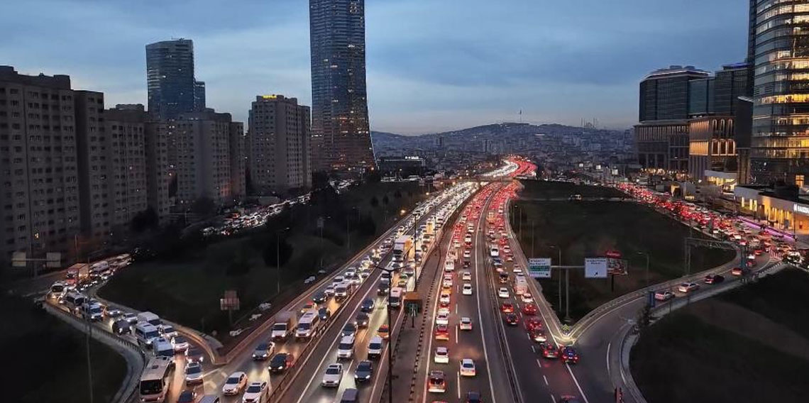 İstanbul'da trafik yoğunluğu yüzde 80'e ulaştı