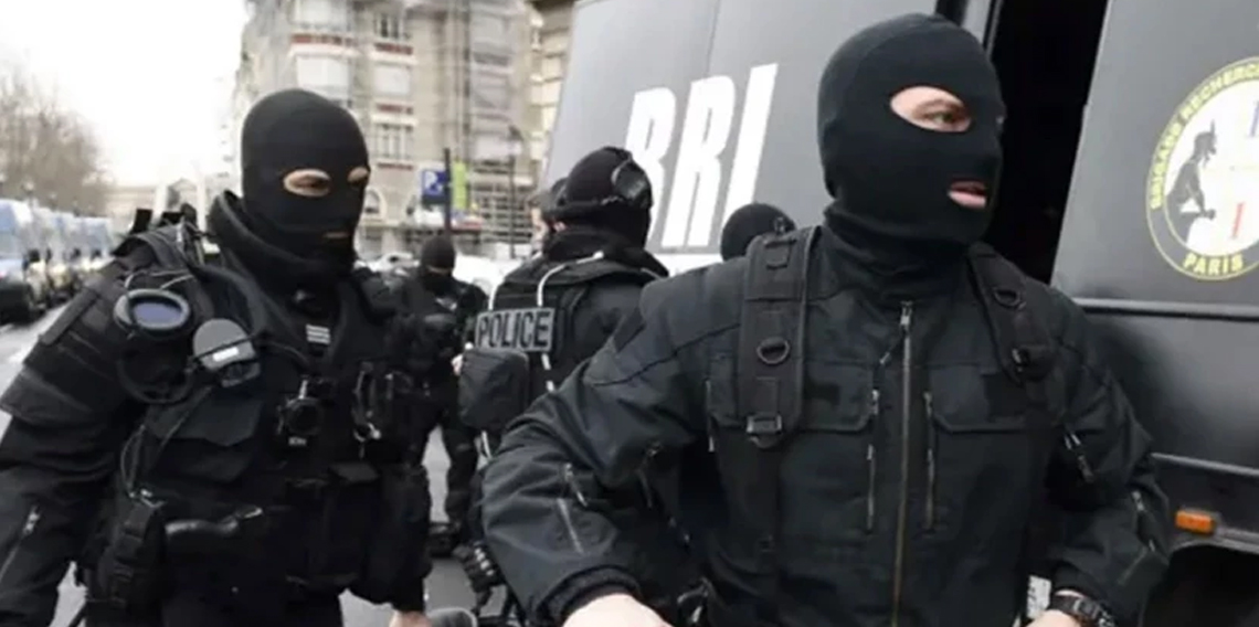 Fransa'da Çin için casusluk yapmakla suçlanarak gözaltına alınan 4 kişiden ikisi tutuklandı