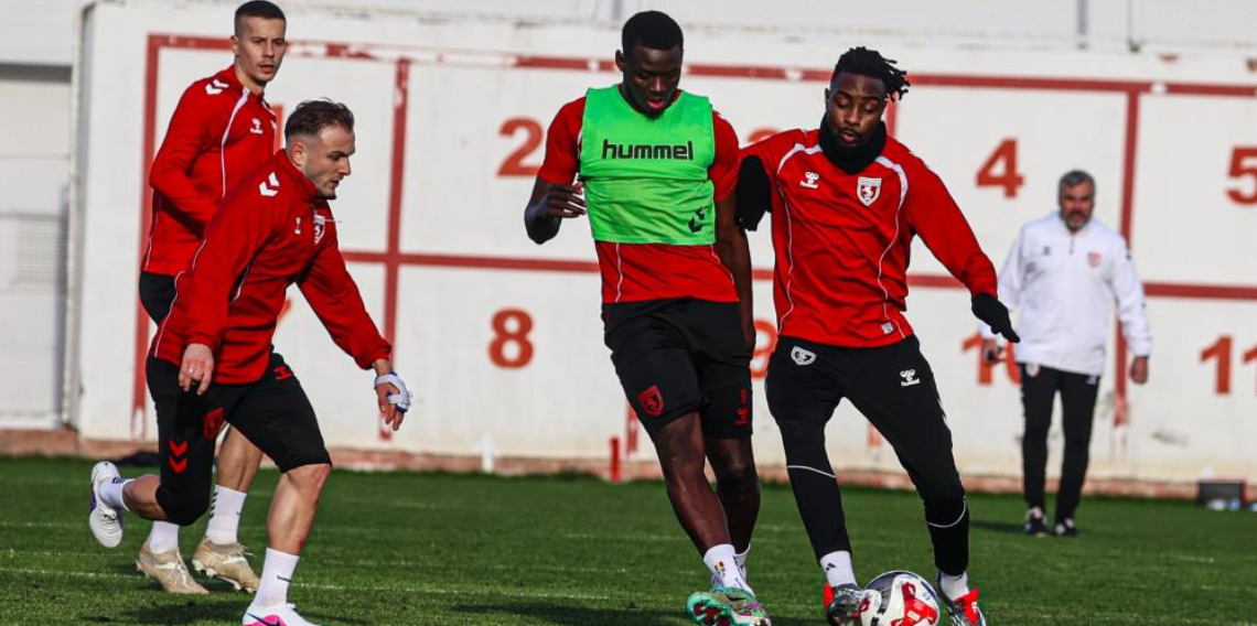 Samsunspor, Karadeniz derbisinden galibiyetle ayrılmak istiyor