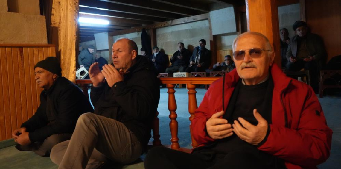 6 Şubat depremlerinde hayatını kaybedenler Bayburt'ta dualarla anıldı