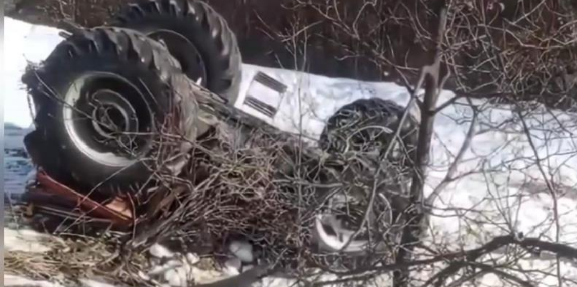 Traktör devrildi, köy muhtarı hayatını kaybetti