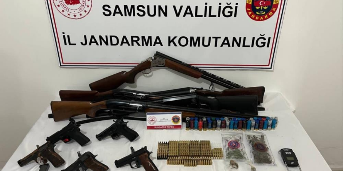 Samsun’da jandarmadan silah ve uyuşturucu operasyonu: 3 şüpheliye işlem