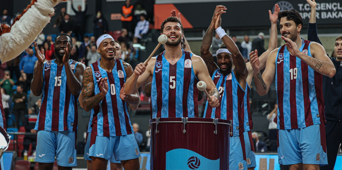 Fırtına Potada 10'da 10 yaptı