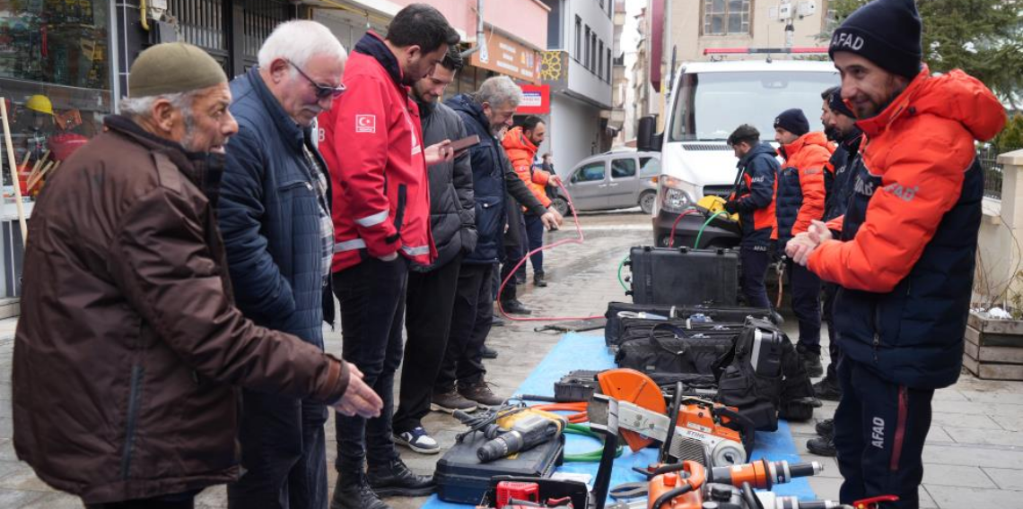 Bayburt AFAD’dan deprem sergisi ve ekipman tanıtımı