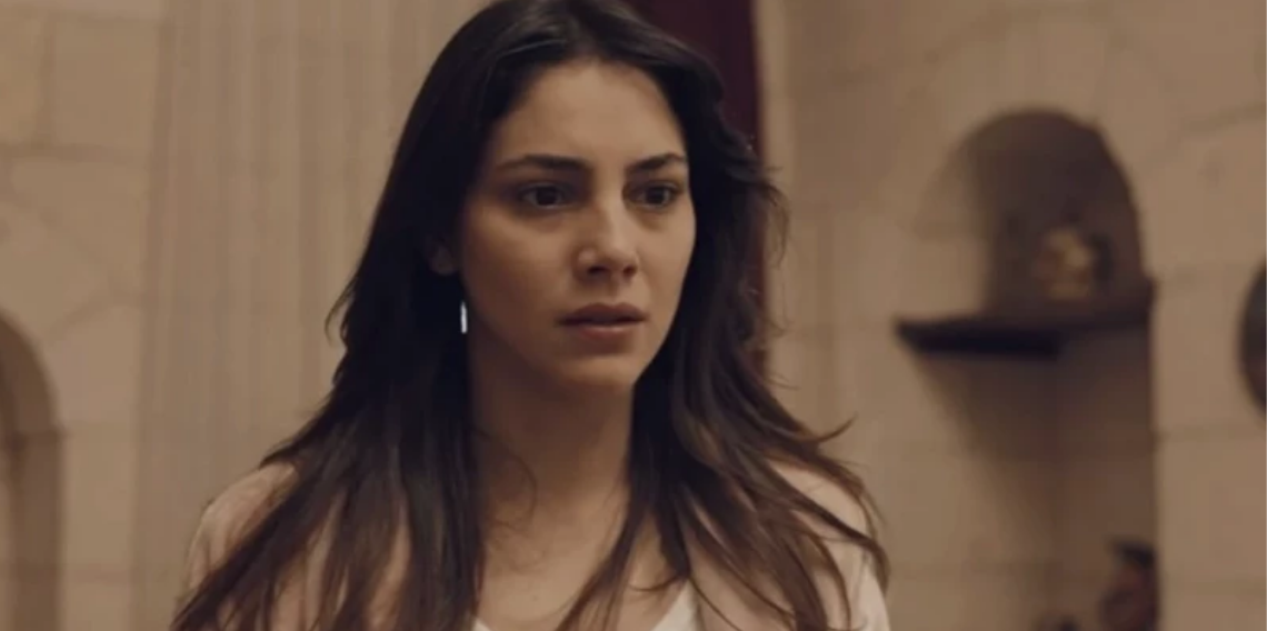 Dilin Döğer’den Sevgililer Günü Sürprizi: Kalpli Paylaşım Aşk Dileklerini Yağdırdı