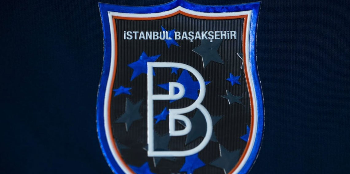 Başakşehir gelecek sezonun ilk transferini yaptı! Resmi imzalar atıldı!