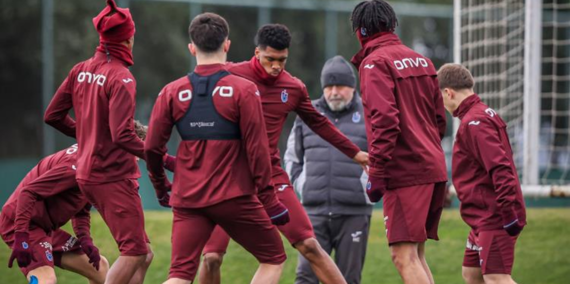 Trabzonspor’da Fenerbahçe Mesaisi Sürüyor: Bordo-Mavililer Derbiye Kilitlendi