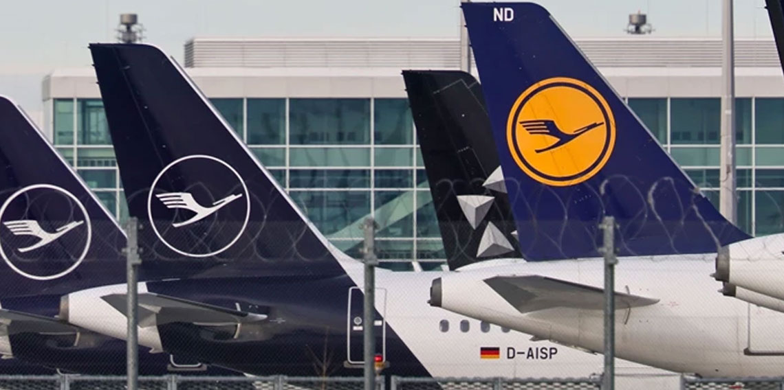 Pilotlar grev yaptı, binden fazla uçuş iptal edildi