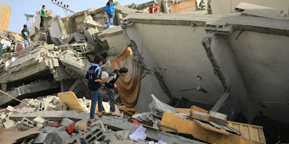 ABD ve İngiltere’de seçmenler yeni dünya savaşını bekliyor