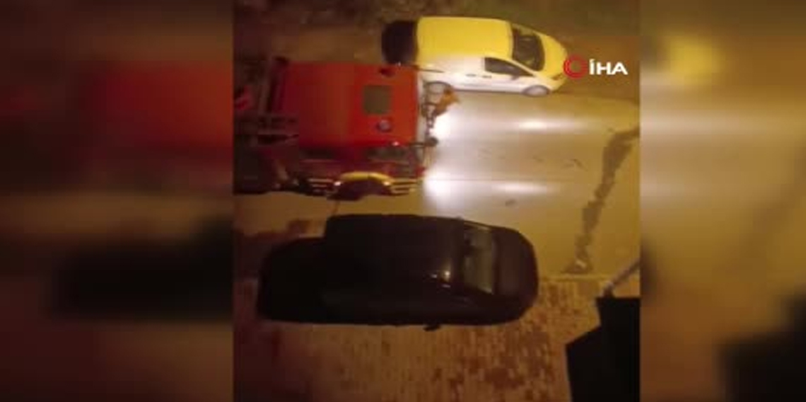 Cinnet getirip evini ateşe verdi