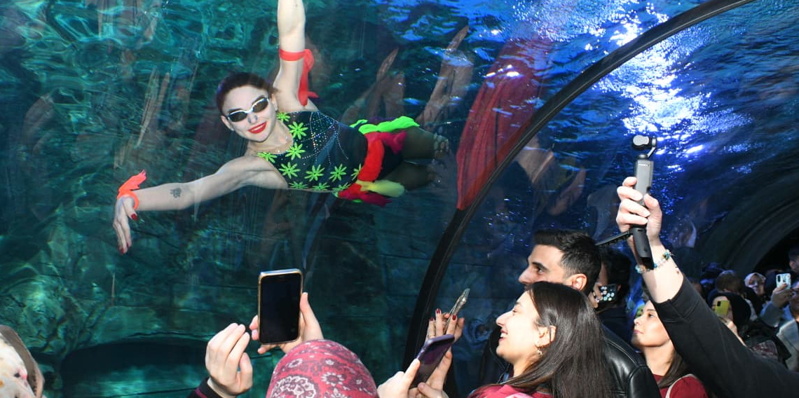 Trabzon Akvaryum'da Sevgililer Günü'ne Özel Su Balesi Gösterisi Büyüledi