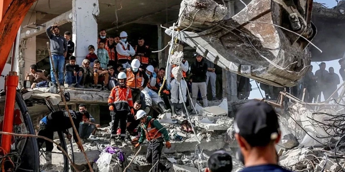 Gazze'de 'Şehitlere Vefa' girişimi: Enkaz altındakiler çıkartılıyor