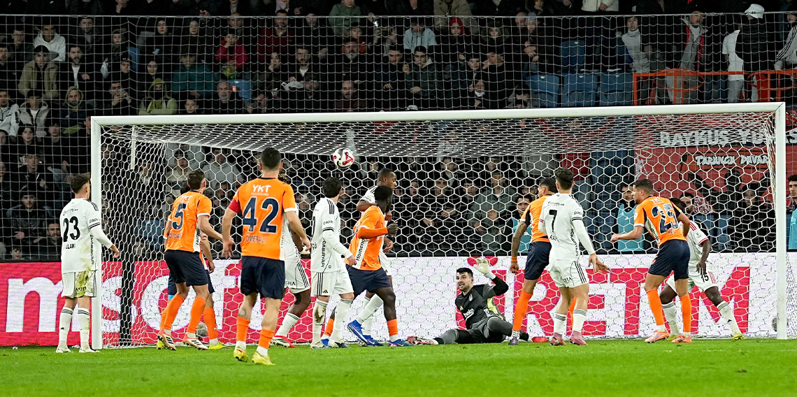 Zafer 90+7'de geldi! Beşiktaş, Başakşehir'de hata yapmadı