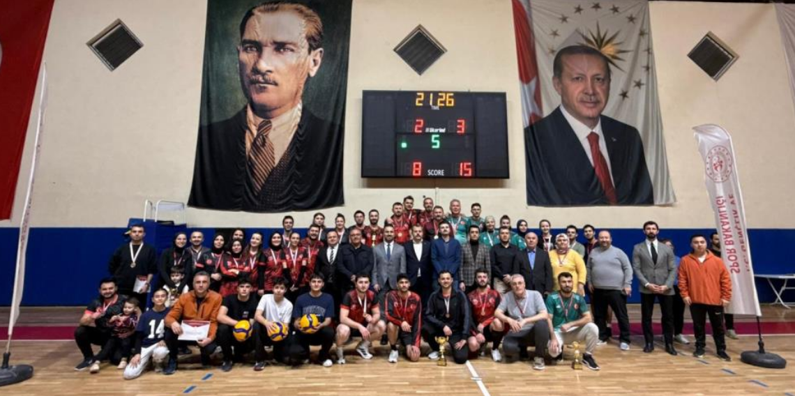 Sağlık Çalışanları Voleybol Turnuvasında Buluştu